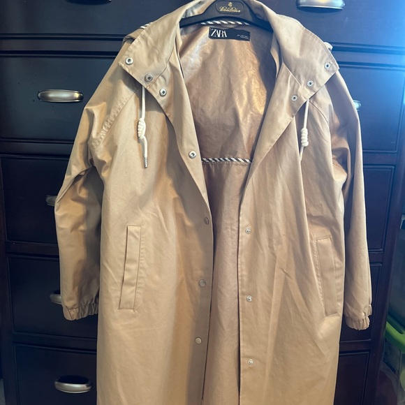 Zara Hooded Rain Jacket - Picture 3 of 11